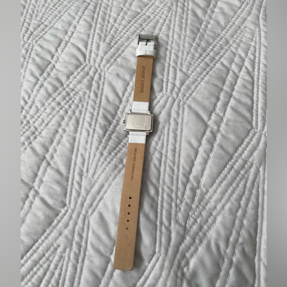NEW! genuine leather Skagen Denmark women watch! - Picture 3 of 6